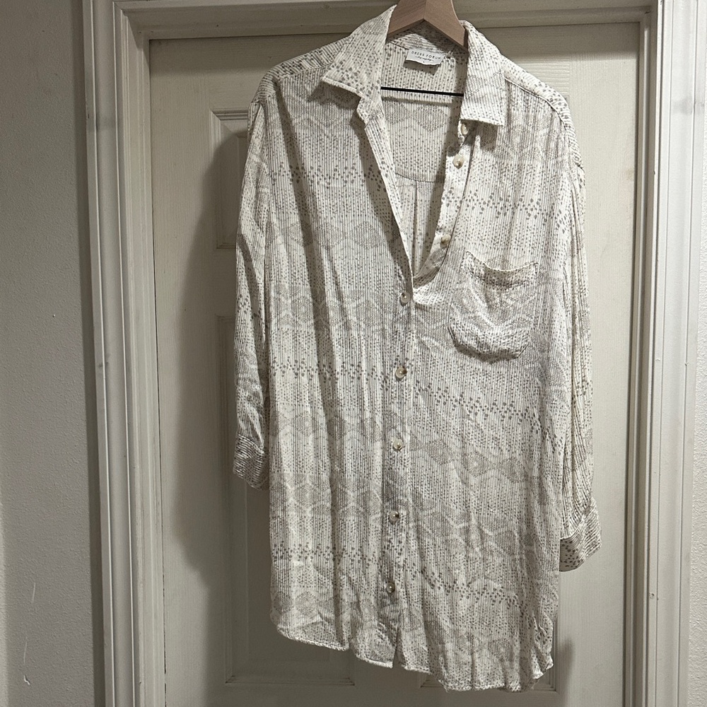 Dress Forum Textured Cream Top